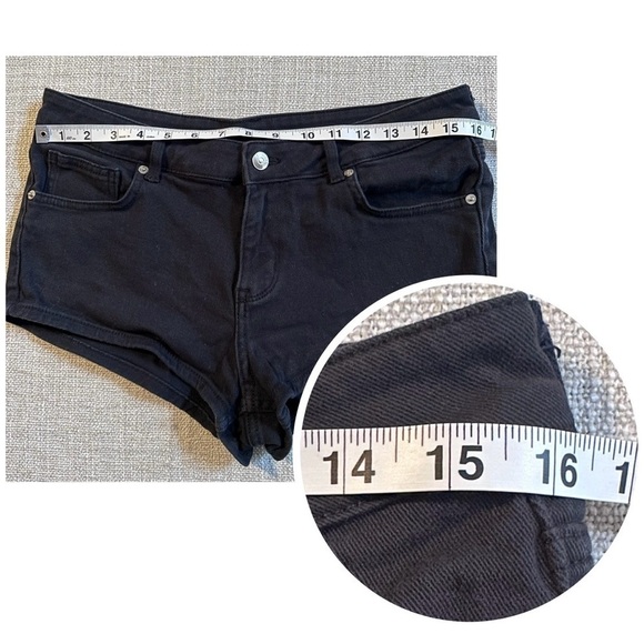H&M DIVIDED Black Wash Denim 1.5" inseam Jean Shorts Low Waist 5-Pocket Women 12 - Picture 11 of 14
